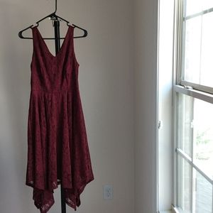 Berry Love women Formal Dress Size M in Maroon